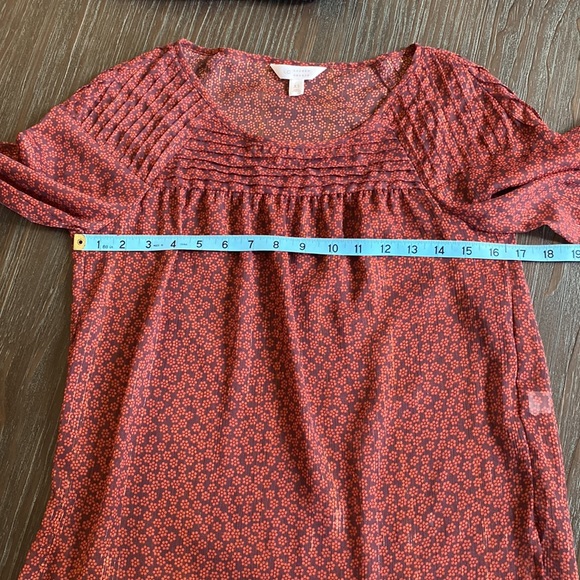 Beautiful sheer Lauren Conrad blouse in size XS made in Indonesia. - Picture 6 of 7